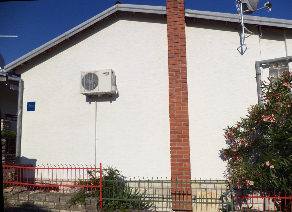 Apartment Blanka Petrcane Exterior photo